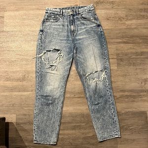 American Eagle Curvy Mom Jean Size 4